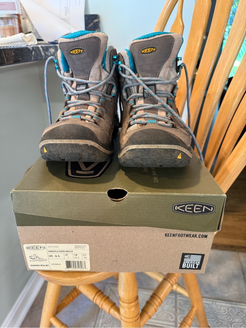 Keen Gray and Teal Women's Hiking Boots size 9.5 Good Condition